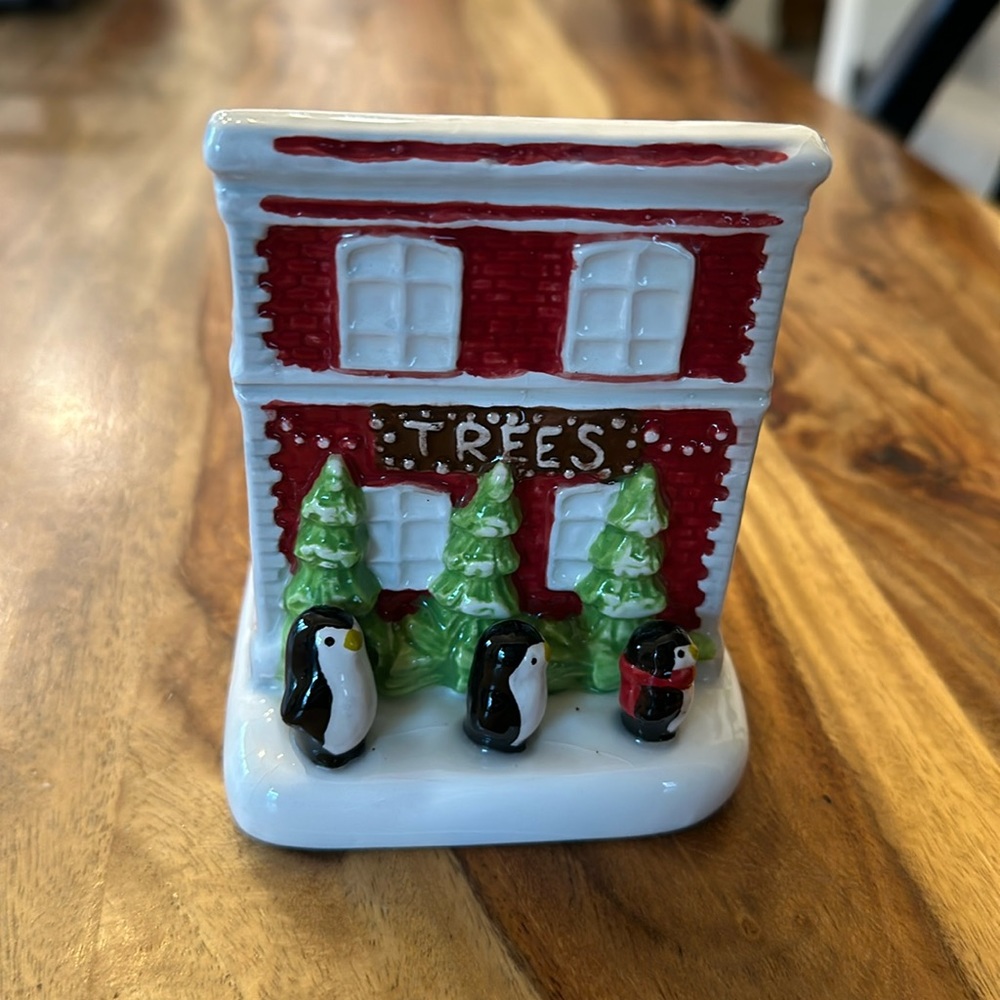 Penguin soap holder